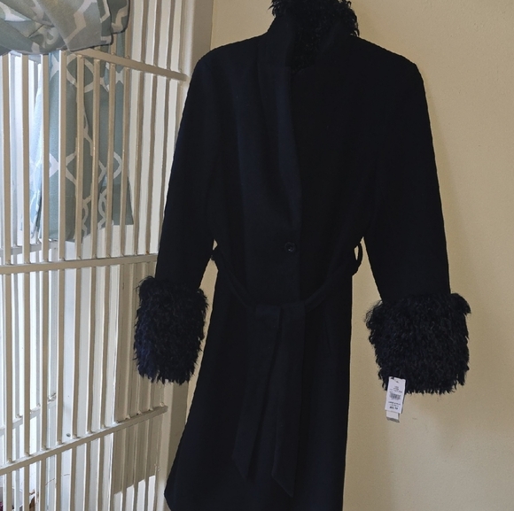 Elegant Navy Women's Coat with Faux Curly Sheep Fur Trim - Picture 7 of 9